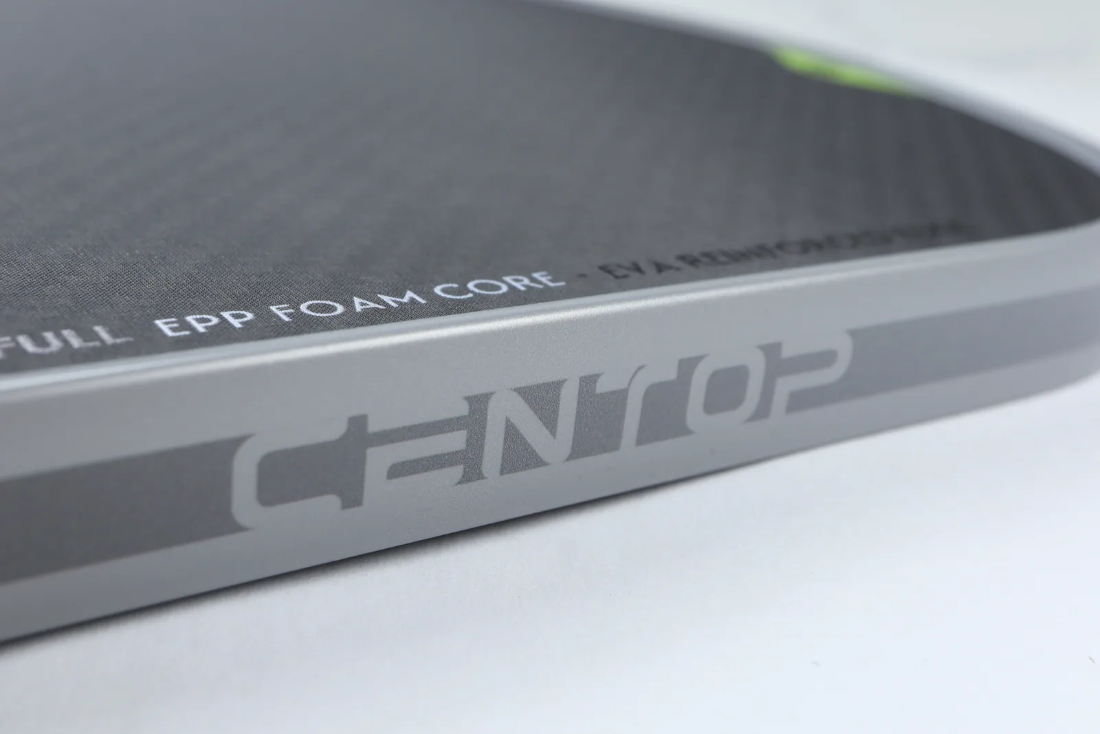 Close view of the VANTA 16 edge guard